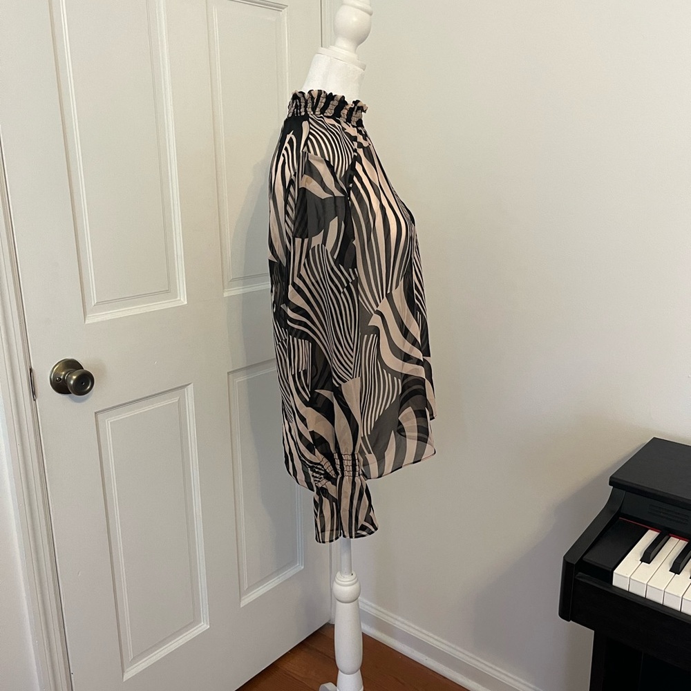 MISA sheer patterned blouse - Picture 3 of 4